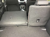 シートを倒すと大きな荷物や長い荷物などたくさん積めますよ☆