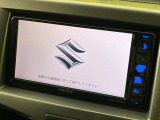 【純正ナビ】人気の純正ナビを装備しております。ナビの使いやすさはもちろん、オーディオ機能も充実!キャンプや旅行はもちろん、通勤や買い物など普段のドライブも楽しくなるはず♪