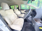 運転席シート廻りは使用感も少なく、良好な状態となっています。丁寧に使われていたことがよくわかりますね。