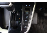 シーケンシャルシフトを装備。CVT車でありながらMT感覚のシフトチェンジが可能です。ドライバーの変速操作に応えたアクティブな走りが楽しめます。燃費優先のECOモードへの切替えもできます。