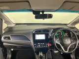 【前方視界】開放的な前方視界!運転がしやすく疲れにくいです♪窓が大きく、見通しがとっても良いおクルマですよ♪