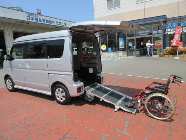 NV100クリッパーリオ チェアキャブ ハイルーフ