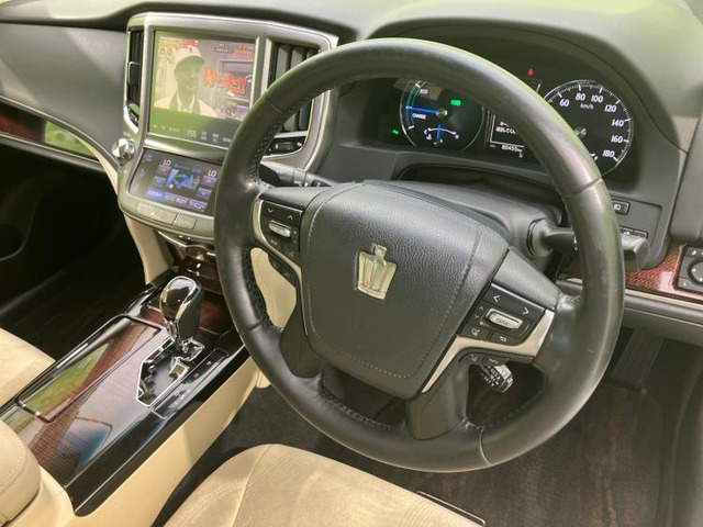 クラウンwst 中古品 トヨタ クラウン ハイブリッド 2.5 ロイヤルサルーン の中古車詳細