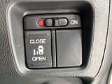 【パワースライドドア】スマートキーや運転席のスイッチでスライドドアの開閉が可能♪電動だから力を入れてドアを開ける必要が無く、小さいお子様でも、重い荷物を持っている時もラクに開け閉めできます♪