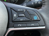 プロパイロットは、運転者が設定した車速を上限に先行車と車速に応じた車間距離を保ちながら、車線中央付近を走行するための運転操作を支援します。