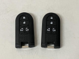 電子カードキーを携帯していれば、ドアハンドルやバックドアのリクエストスイッチを押すだけでドアの施錠・解錠が出来ます♪もちろん 遠隔操作も可能です!盗難防止のイモビライザー機能装備ですよ ☆