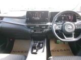 操作しやすい運転席廻り!操作パネルも使いやすい!!ドライブが楽しくなります!