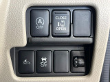 【パワースライドドア】スマートキーや運転席のスイッチでスライドドアの開閉が可能♪電動だから力を入れてドアを開ける必要が無く、小さいお子様でも、重い荷物を持っている時もラクに開け閉めできます♪