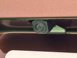 ナビゲーション等を装着した場合にバックするとき後方の安全確認ができるバックカメラが付いてます
