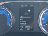 メーター内ディスプレーで各車両設定をオーナーの好みに変更出来ます。