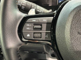 ステアリングにオーディオ操作スイッチが付いています。オーディオ画面に直接タッチしなくても操作が出来ますので、運転に集中できます。