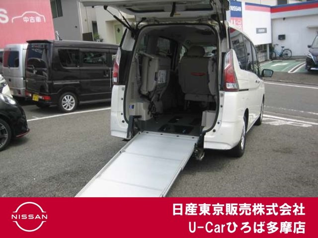 セレナ2.0 X チェアキャブ スロープタイプ 車いす1名 サード仕様
