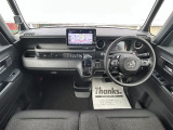 ドライバー目線の画像です。室内や視界もとても広いため運転しやすいですよ。ぜひご来店の際はお掛け下さい。