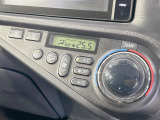 【オートエアコン】一度お好みの温度に設定すれば、車内の温度を検知し風量や温度を自動で調整。暑い&hellip;寒い&hellip;と何度もスイッチ操作をする必要はありません。快適な車内空間には必須の機能ですね♪