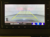 バックでの車庫入れも安心です! リアカメラが付いているバックモニター付のナビを装備しております。操作線もついており距離感も画面から確認できます。