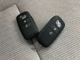 付いてて便利!とても人気の高い装備のスマートキーシステム。キーを携帯しているだけで、ドアロックの開閉並びにエンジンの始動が可能な装備です。