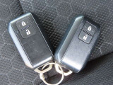 カギを取り出す手間がなく施錠開錠・エンジン始動ができる便利なスマートキーです!荷物で手がふさがっていたり、雨天時にも役立ちます☆
