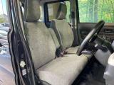 運転席シート廻りは使用感も少なく、良好な状態となっています。丁寧に使われていたことがよくわかりますね。