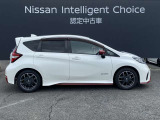 ボディカラーは人気のホワイトパールです。