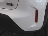 《インテリジェンスクリアランスソナー》駐車時など、低速走行時における衝突を緩和(ブレーキとアクセルを踏み間違えても、自動(被害軽減)ブレーキをかける装置です。