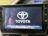 【メーカー純正ナビ】インテリアに溶け込むスタイリッシュな「専用設計」メーカーナビを装備♪視認性や操作性など基本性能にも優れ、より上質なカーライフをお楽しみいただけます。
