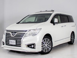 ★展示前点検実施★特殊な機材も用いて、前車点検を実施しております!