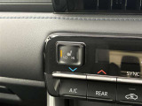 運転席、助手席にはシートヒーターが付いています。最近の冬場は例年よりも寒くなっています。。。シートヒーターがあるとないとじゃ大違い!ぜひお試しあれ!