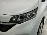 LEDヘッドライトは、点灯の瞬間から最大光量を発揮し、突然暗くなるトンネルなどでの安定感を高めます。