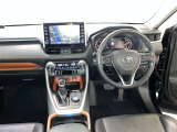 この車で色んな場所へドライブに出かけてみませんか。