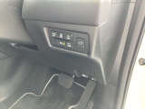 運転席側、手元のスイッチです。
