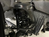 お車を安心してお乗りいただく為には、足回りの定期点検が欠かせません。サービスサポート(有償保証)では無料点検もご提供しており、安心のカーライフをお過ごしいただけるサポート体制が整っています。
