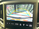 【バックカメラ】駐車時に後方がリアルタイム映像で確認できます。大型商業施設や立体駐車場での駐車時や、夜間のバック時に大活躍!運転スキルに関わらず、今や必須となった装備のひとつです!