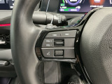 ステアリングにオーディオ操作スイッチが付いています。オーディオ画面に直接タッチしなくても操作が出来ますので、運転に集中できます。