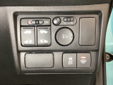 リアドアは乗り降りに便利な両側電動スライドドアです。また運転席に座っていながらスイッチ操作で自在にスライドドアを開け閉めできます。またHondaセンシング用のVSA解除スイッチも装備しています。