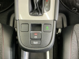 停車中にブレーキペダルを踏み続けなくてもブレーキ保持ができるオートマチックブレーキホールド機能もついております。