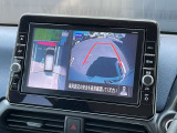 アラウンドビューモニターは、まるで上空から見たような映像で駐車をサポート!苦手な駐車も心強いですね!