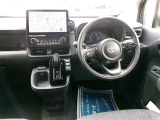 シエンタの運転席まわりです。