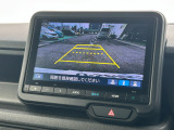 駐車時に便利なバックカメラを装着しています。