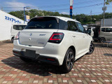 後退時ブレーキサポートです。リヤバンパーに搭載した4つのセンサーで後方の障害物をブザー音とメーター表示で障害物をお知らせ。衝突被害軽減ブレーキが作動し衝突の回避または衝突時の被害を軽減します。
