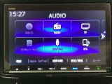 ナビゲーションはフルセグTV、インターナビ対応のGathers純正メモリーナビを搭載しています。Bluetoothオーディオ機能がありますので、スマートフォンなどの音楽も再生できます。