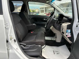 しっかりフィットし、骨盤が立つような姿勢で運転することで、運転中の疲労軽減に効くシートです
