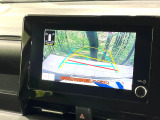 【バックカメラ】駐車時に後方がリアルタイム映像で確認できます。大型商業施設や立体駐車場での駐車時や、夜間のバック時に大活躍!運転スキルに関わらず、今や必須となった装備のひとつです!
