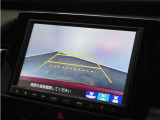 ◆リアワイドカメラシステム◆3種類の表示で後方確認をサポート♪セレクトレバーを「R」の位置に入れるとカメラ画像に切り替え。ノーマルビューでは従来のリアカメラと同様の標準的なビューで表示します!