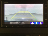 バックでの車庫入れも安心です! リアカメラが付いているバックモニター付のナビを装備しております。操作線もついており距離感も画面から確認できます。