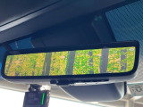 【デジタルインナーミラー】後席の大きな荷物や同乗者で後方が確認しづらい時でも安心!カメラが撮影した車両後方の映像をルームミラー内に表示。クリアな視界で状況の確認が可能です!