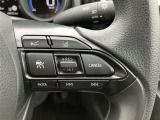 レーダークルーズコントロール(全車速追従機能付)付きです。車速に応じて追従支援してくれるので、ロングドライブも快適です。詳細は販売店スタッフまでおたずねください。