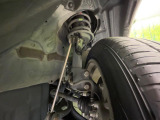 お車を安心してお乗りいただく為には、足回りの定期点検が欠かせません。サービスサポート(有償保証)では無料点検もご提供しており、安心のカーライフをお過ごしいただけるサポート体制が整っています。