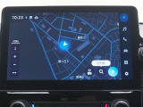 ディスプレイオーディオ(コネクティッドナビ対応)PLUS搭載。T-Connectご契約で2028年5月まで無償で利用できるナビ(期限到来後は有償)と、解約後も利用できる車載ナビが搭載されています。