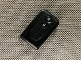 スマートキー機能を有しています!ドアロックの開閉やエンジン始動時にキーをポケットやカバンなどに携帯していればキーを挿さなくてもそのまま手ぶらで可能です!!