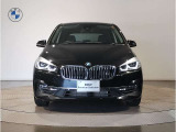 【キドニーグリル】BMWは約90年もの間、ほぼ全ての車両にひと目でBMWだと分かるこの特徴的なフロントグリルが備えられ、デザイン・アイコンとして親しまれてきました。